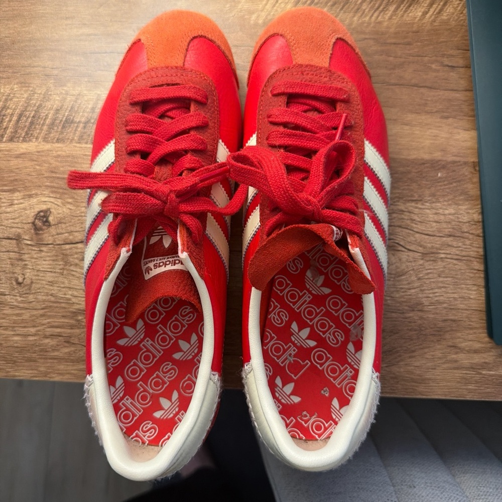 Adidas Gazelle Red and white Sneakers - size 9